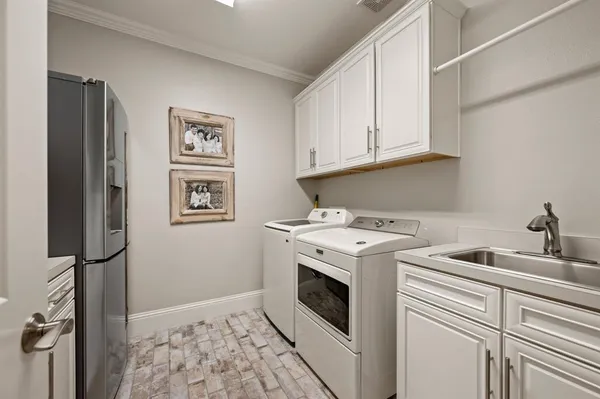 $1,100,000 | 12513 Grosbeak Drive, Denton, TX 76207