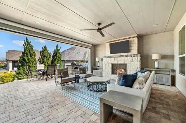 $1,100,000 | 12513 Grosbeak Drive, Denton, TX 76207