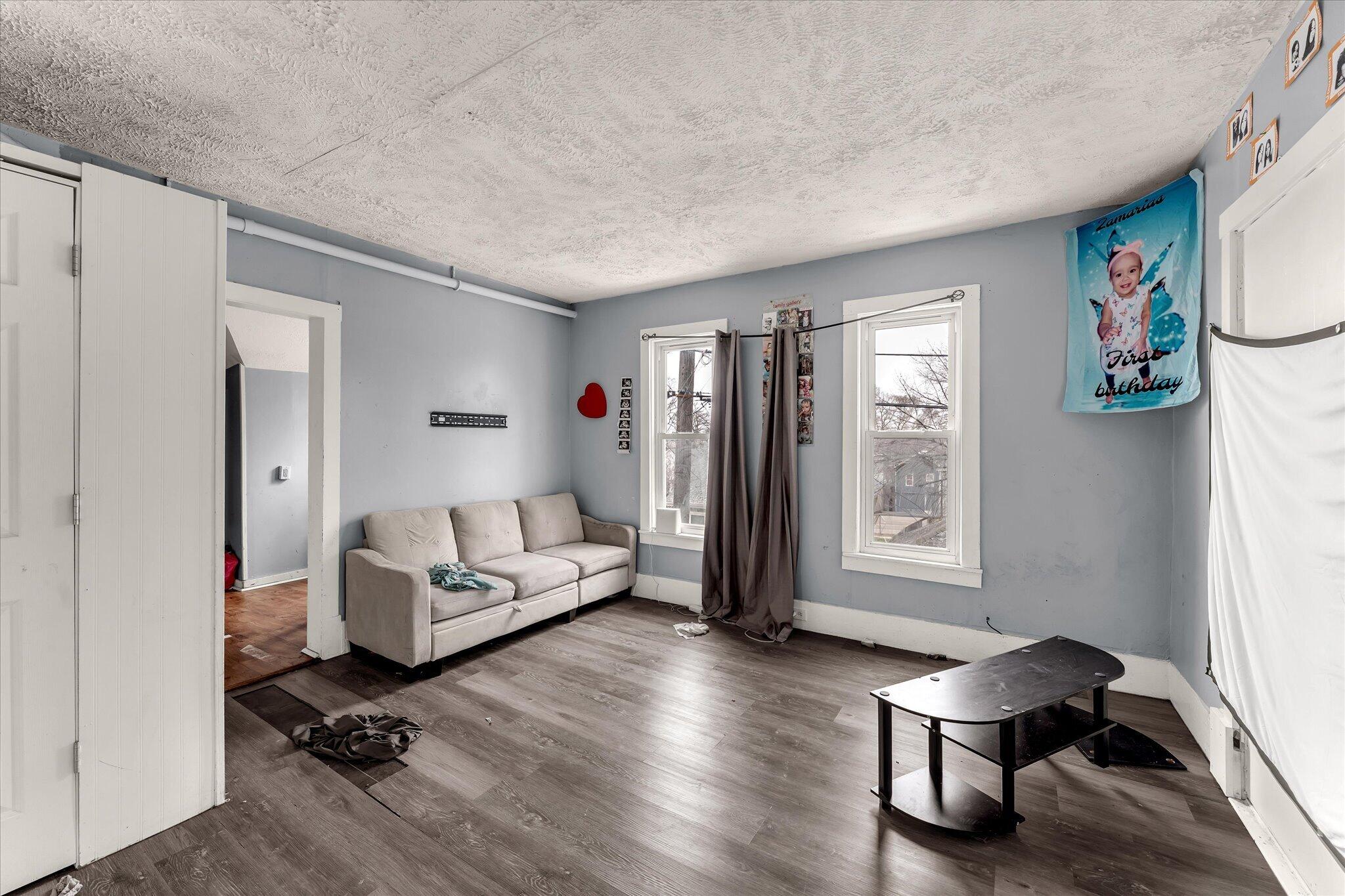 415 Graham Street Southwest Grand Rapids, MI 49503 - Photo 13 of 22 13-AIV00081