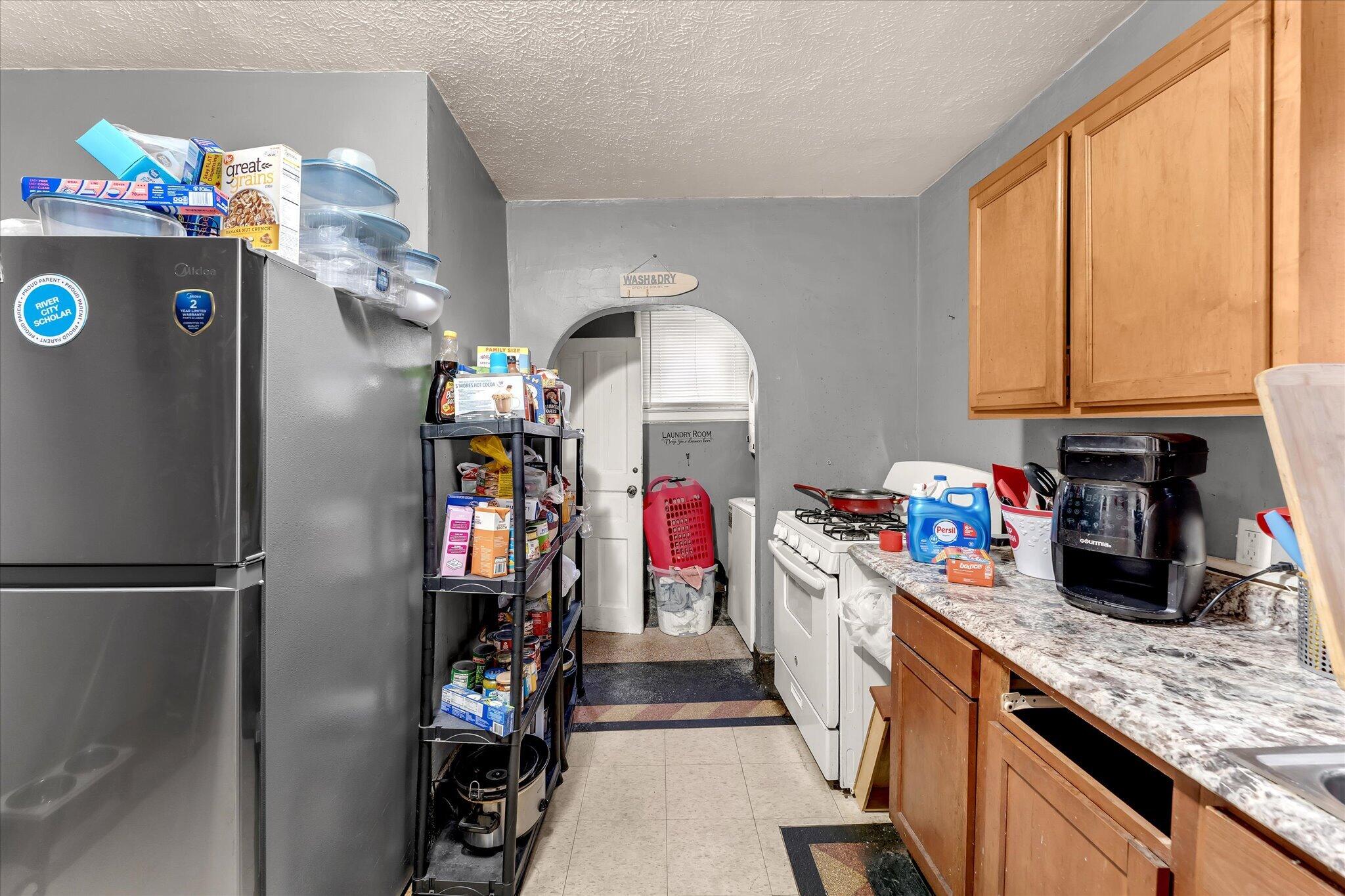 415 Graham Street Southwest Grand Rapids, MI 49503 - Photo 8 of 22 08-AIV00041