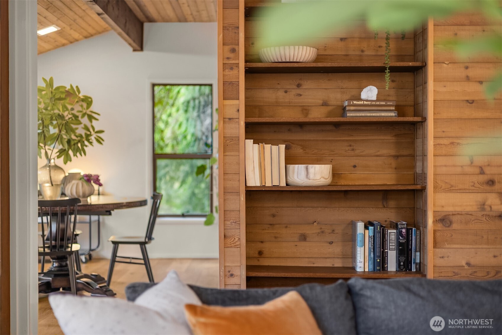 8240 Northeast Baker Hill Road Bainbridge Island, WA 98110 - Photo 12 of 39