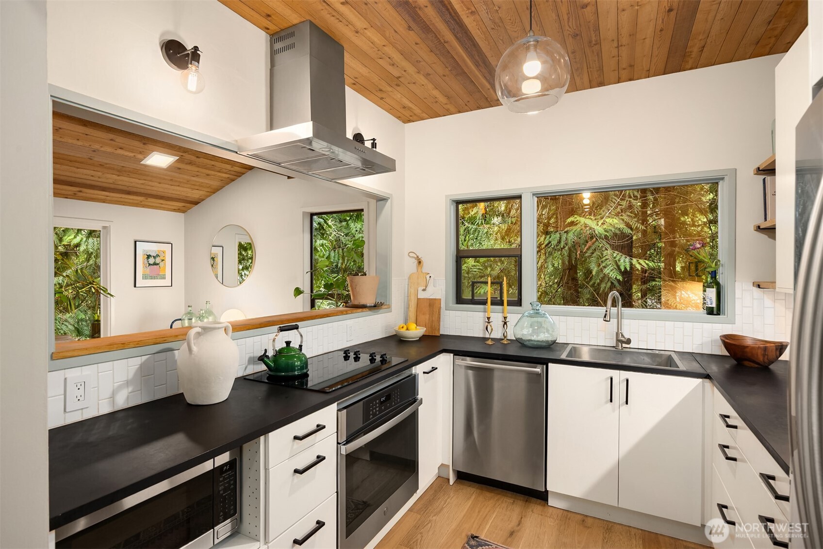 8240 Northeast Baker Hill Road Bainbridge Island, WA 98110 - Photo 16 of 39