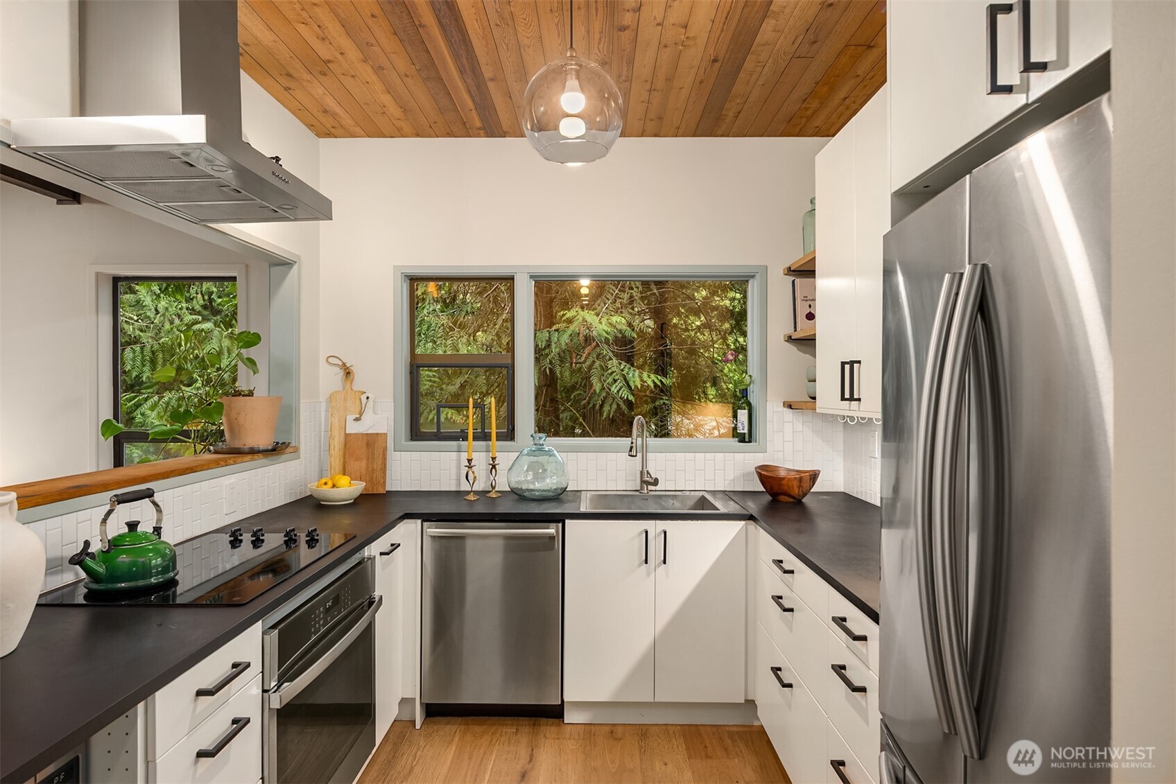 8240 Northeast Baker Hill Road Bainbridge Island, WA 98110 - Photo 17 of 39