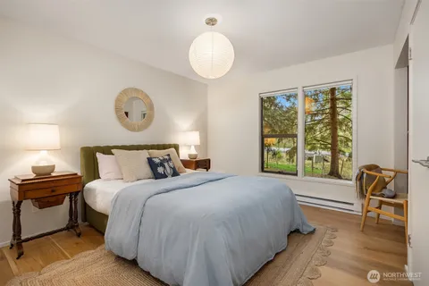 $998,000 | 8240 Northeast Baker Hill Road, Bainbridge Island, WA 98110