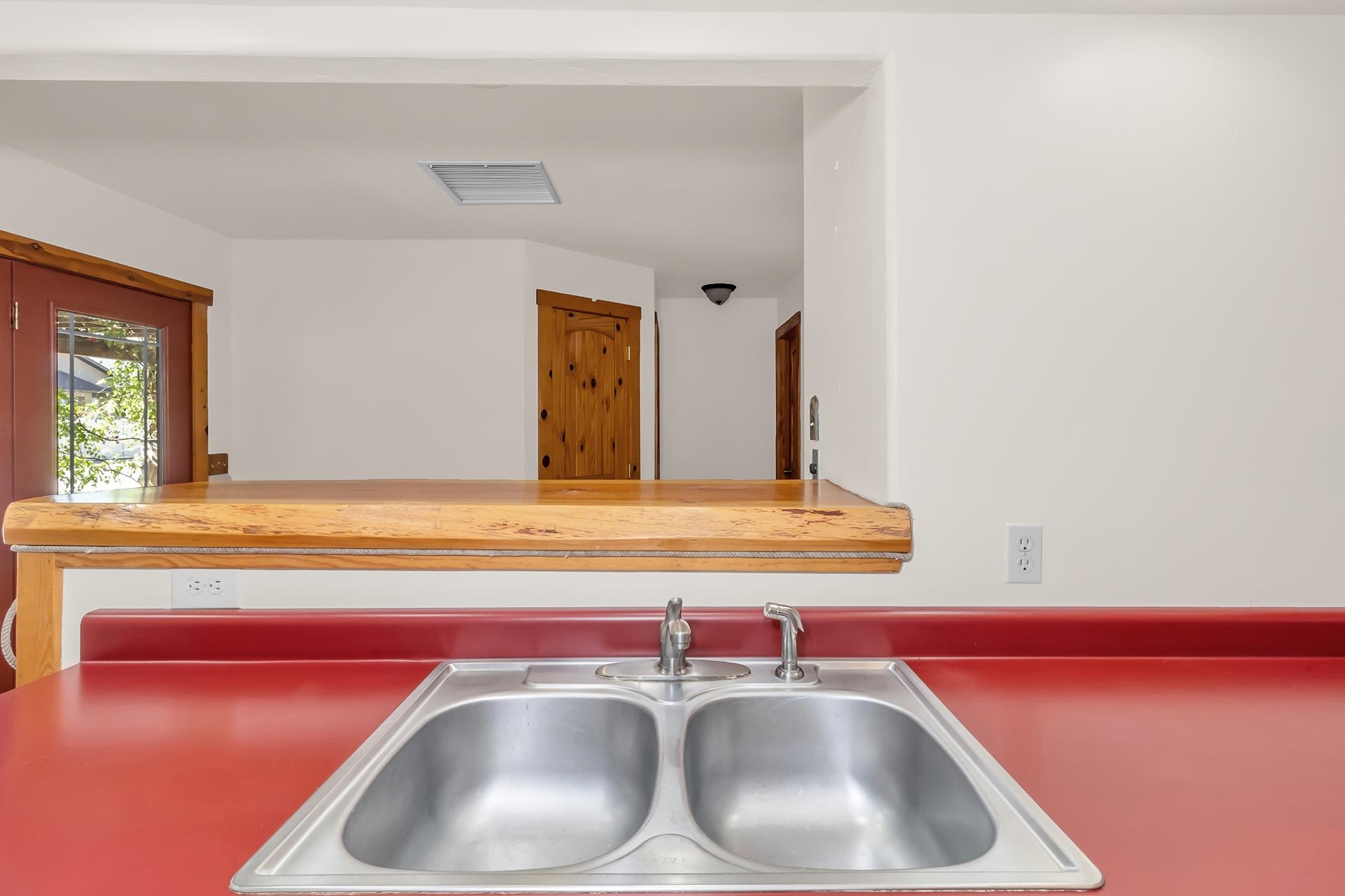 967 18 Road Fruita, CO 81521 - Photo 24 of 39 a bathroom with a sink and a bathtub