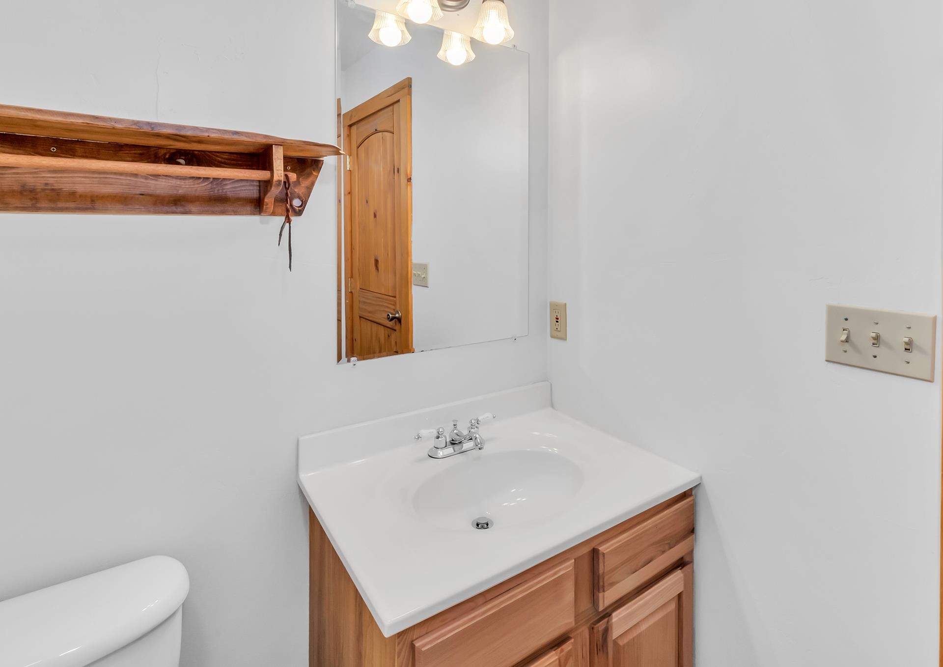 967 18 Road Fruita, CO 81521 - Photo 30 of 39 a bathroom with a sink a toilet and shower