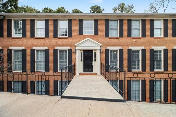 $215,000 | 1101 Collier Road Northwest, Unit N4, Atlanta, GA 30318