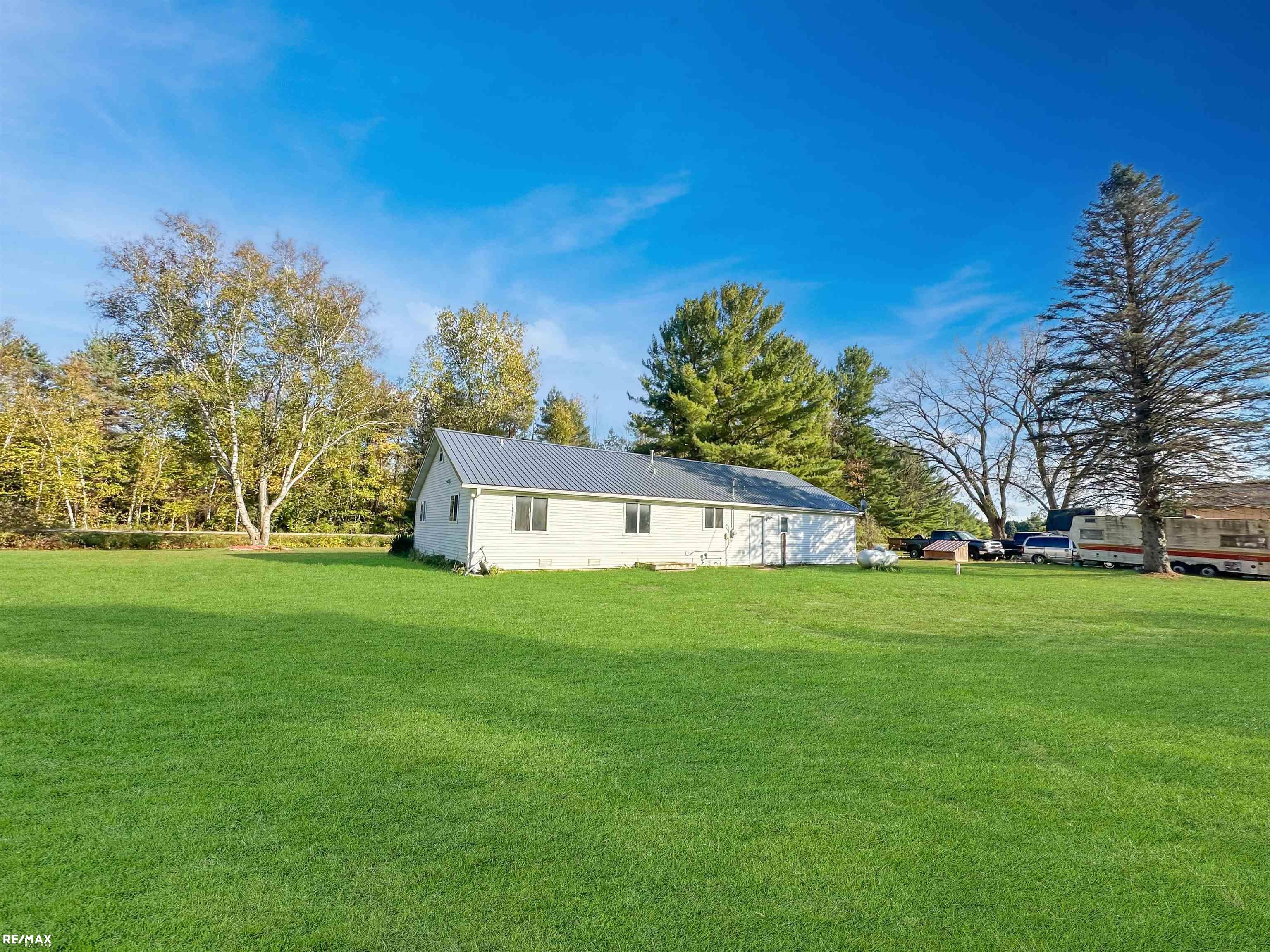 7464 Irish Road Millington, MI 48746 - Photo 23 of 29 50180058-6c0662da-25f2-4112-bc3d-770af8fdbace.JPG