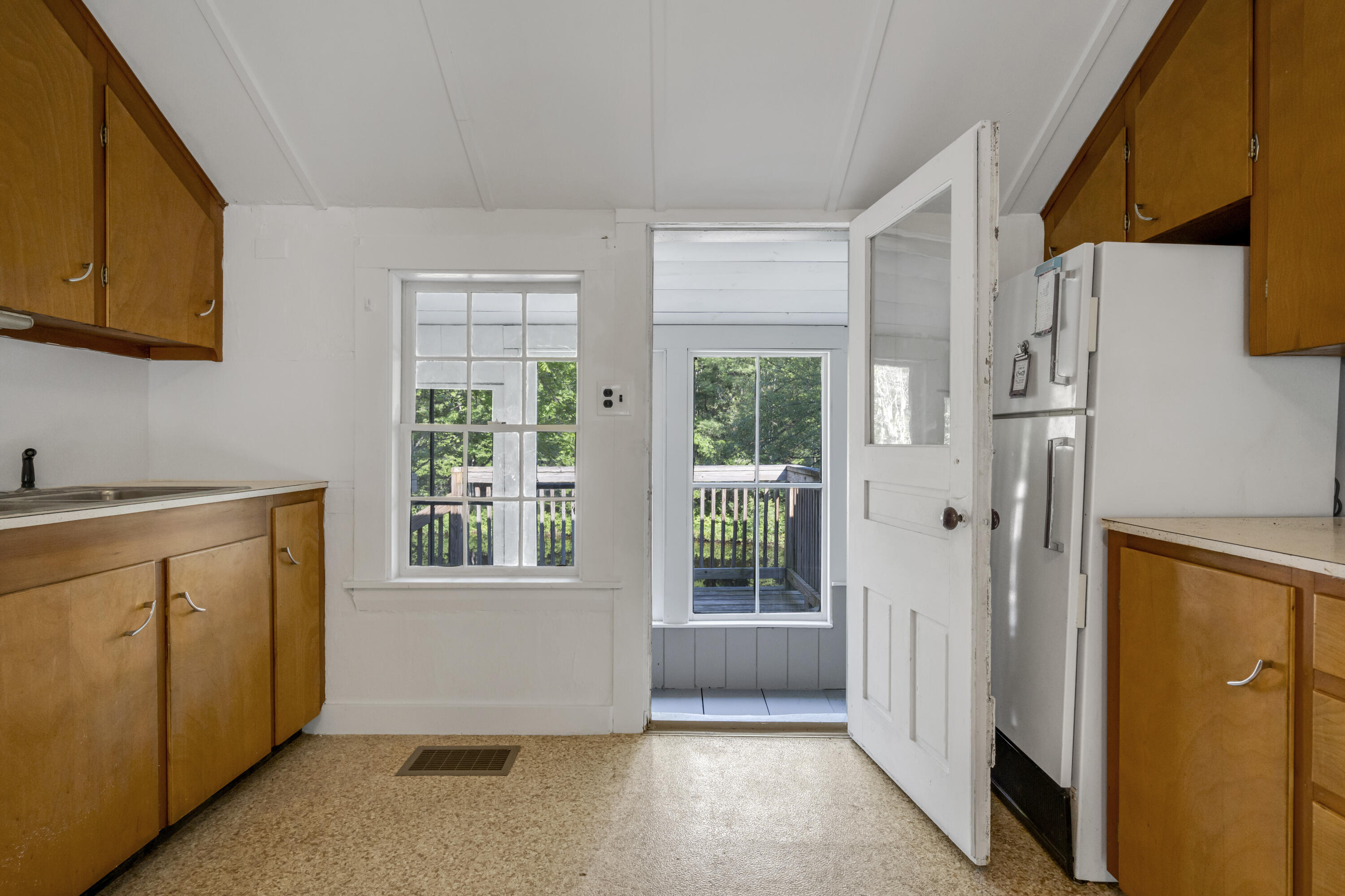 586 Plains Road Harrison, ME 04040 - Photo 22 of 73 DSC04236