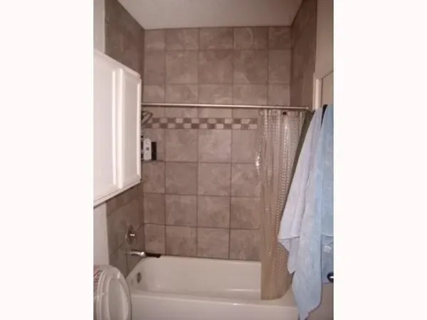 $2,300 | 2901 San Jacinto Boulevard, Unit 304, Austin, TX 78705