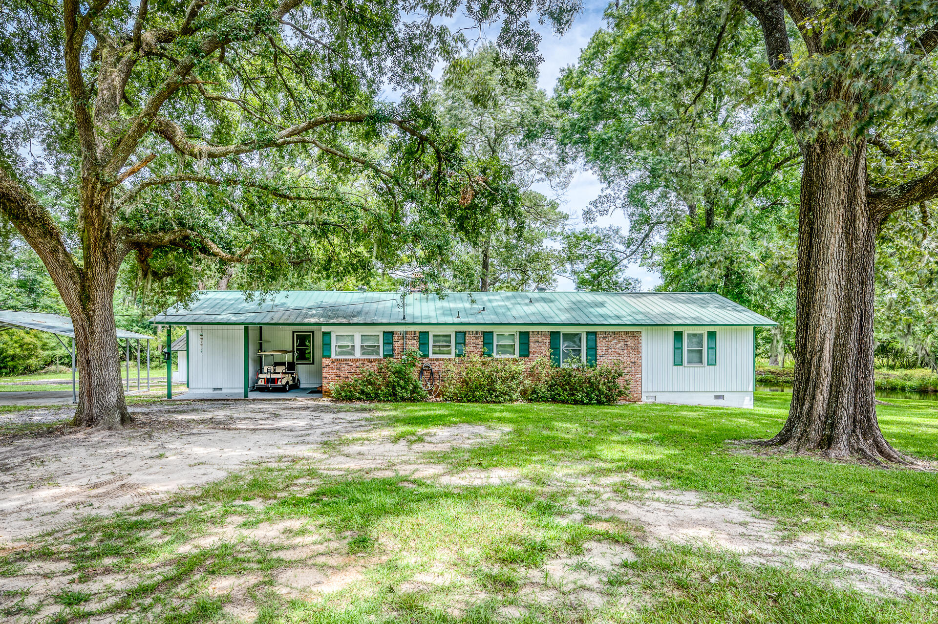 538 Castlebury Road Walterboro, SC 29488 - Photo 2 of 42 538Castlebury-20