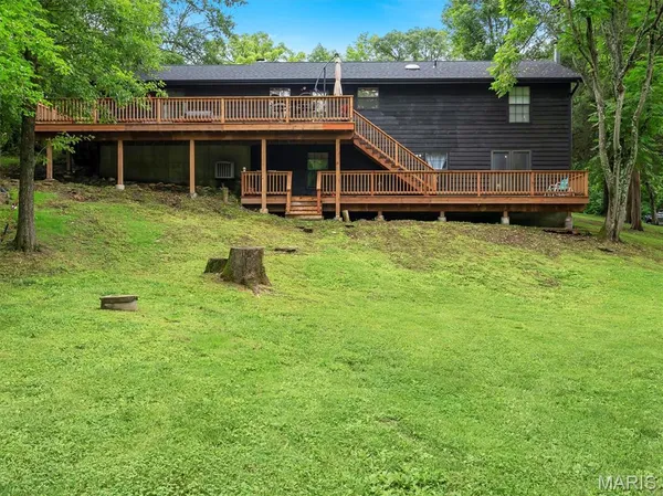 $399,999 | 575 East Villa Ridge Road, Villa Ridge, MO 63089