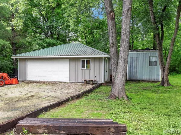$399,999 | 575 East Villa Ridge Road, Villa Ridge, MO 63089