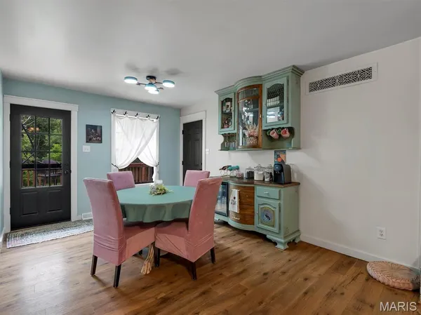 $399,999 | 575 East Villa Ridge Road, Villa Ridge, MO 63089