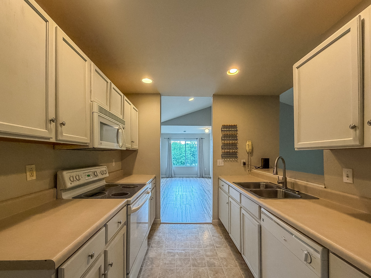2404 Windward Boulevard, Unit 201 Champaign, IL 61821 - Photo 7 of 25