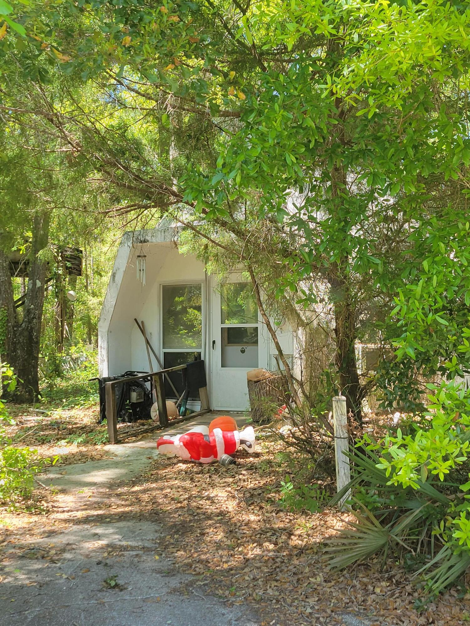 42 Ruth Road Freeport, FL 32439 - Photo 2 of 39 20220409_123051