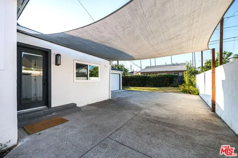 a view of parking area