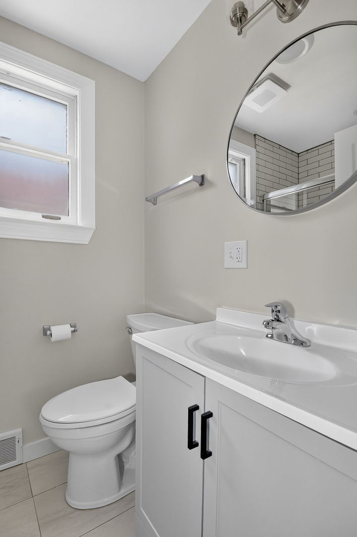 112 Iowa Avenue Addison, IL 60101 - Photo 15 of 19 Gallery Image 15