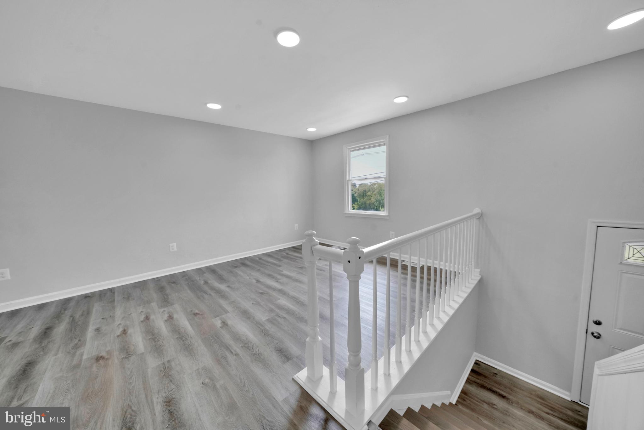 155 Houcksville Road South Hampstead, MD 21074 - Photo 2 of 41 LIVING ROOM