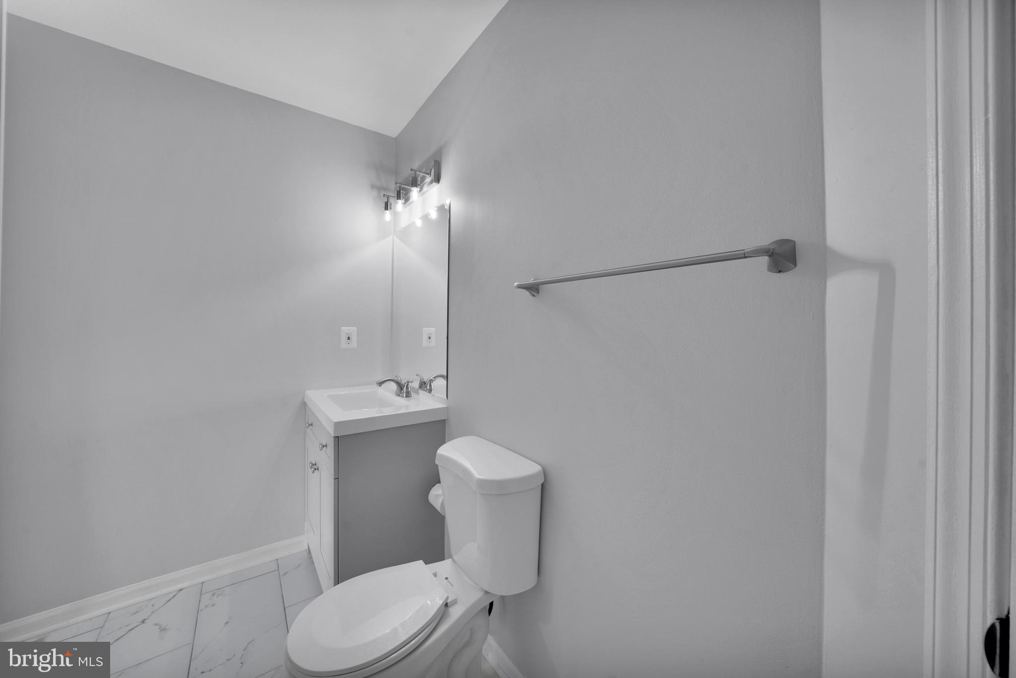 155 Houcksville Road South Hampstead, MD 21074 - Photo 22 of 41 HALL BATH
