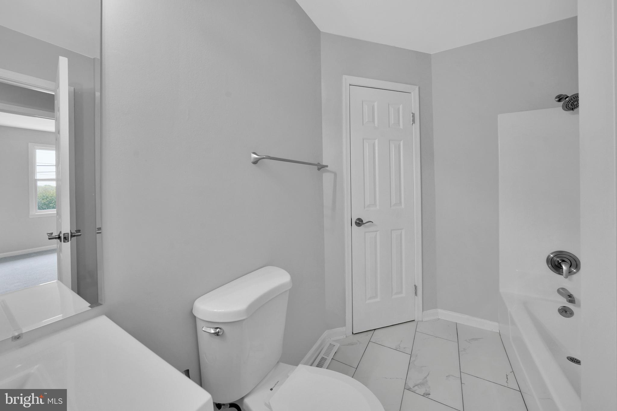 155 Houcksville Road South Hampstead, MD 21074 - Photo 23 of 41 HALL BATH
