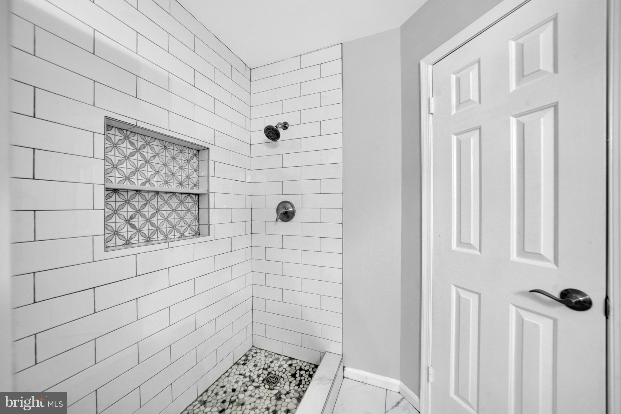 155 Houcksville Road South Hampstead, MD 21074 - Photo 28 of 41 OWNERS BATH