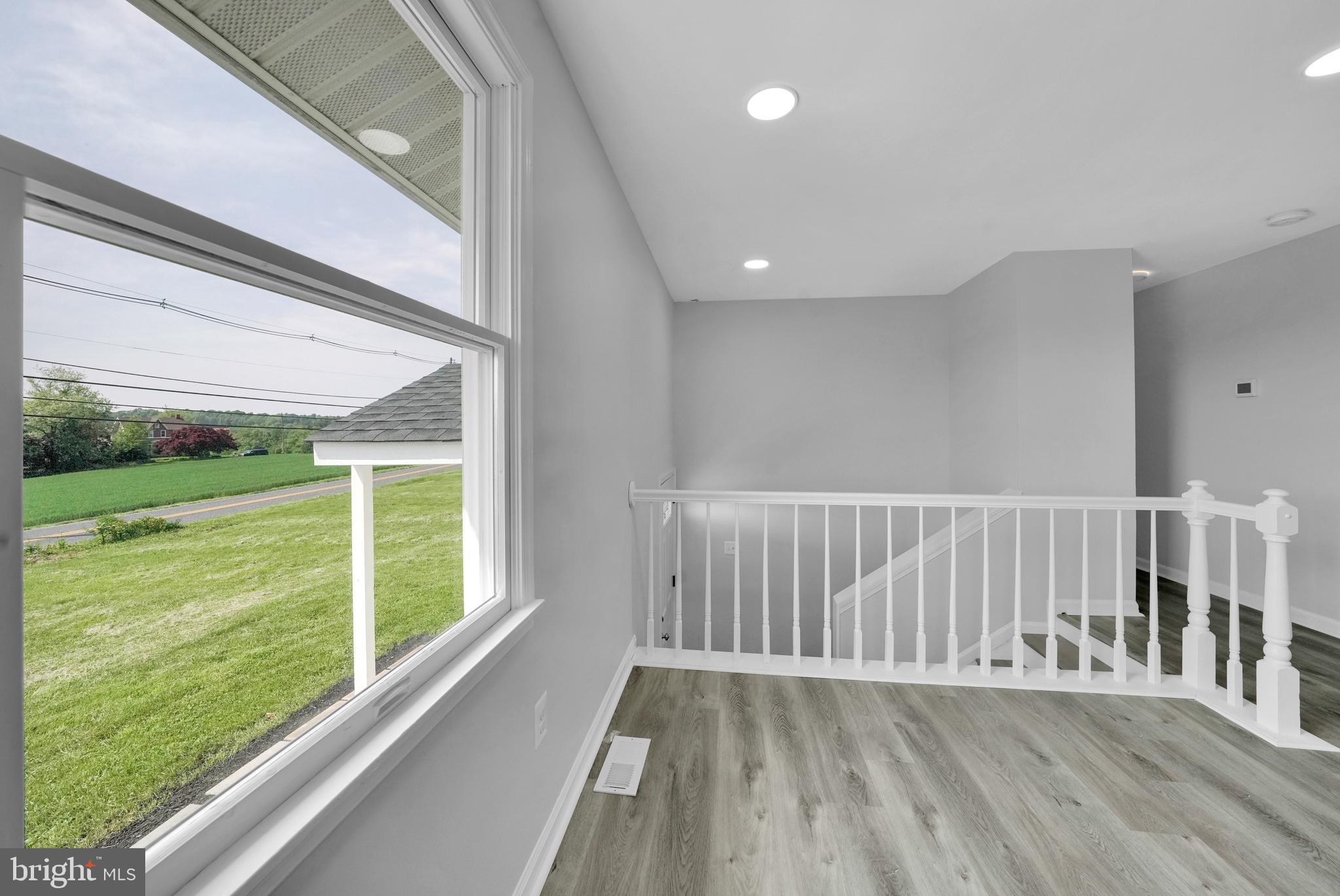 155 Houcksville Road South Hampstead, MD 21074 - Photo 3 of 41 LIVING ROOM