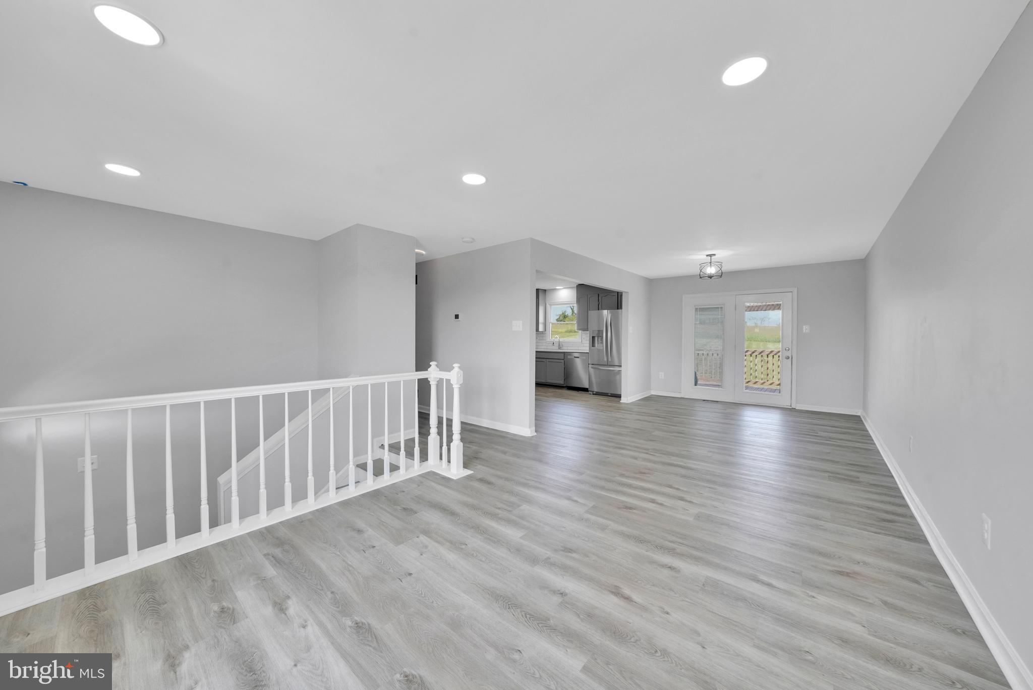 155 Houcksville Road South Hampstead, MD 21074 - Photo 5 of 41 LIVING ROOM