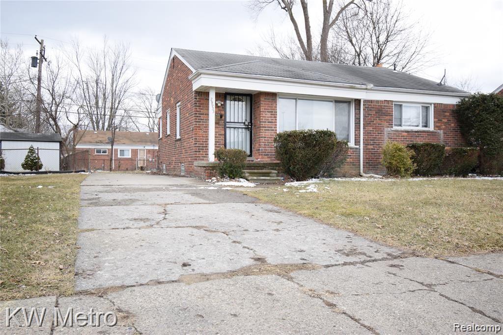 29933 Spring Arbor Drive Inkster, MI 48141 - Photo 5 of 13 DSC_2423.JPG