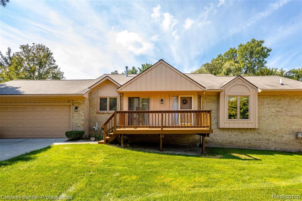 35040 Silver Ridge Court Farmington Hills, MI 48335 - Photo 4 of 43