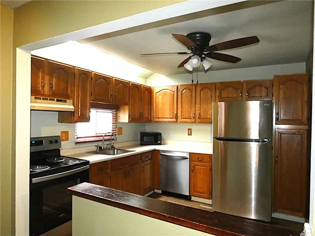 $220,000 | 3134 Camberly Drive, Gibsonia, PA 15044