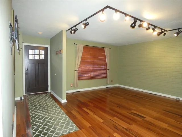 $220,000 | 3134 Camberly Drive, Gibsonia, PA 15044