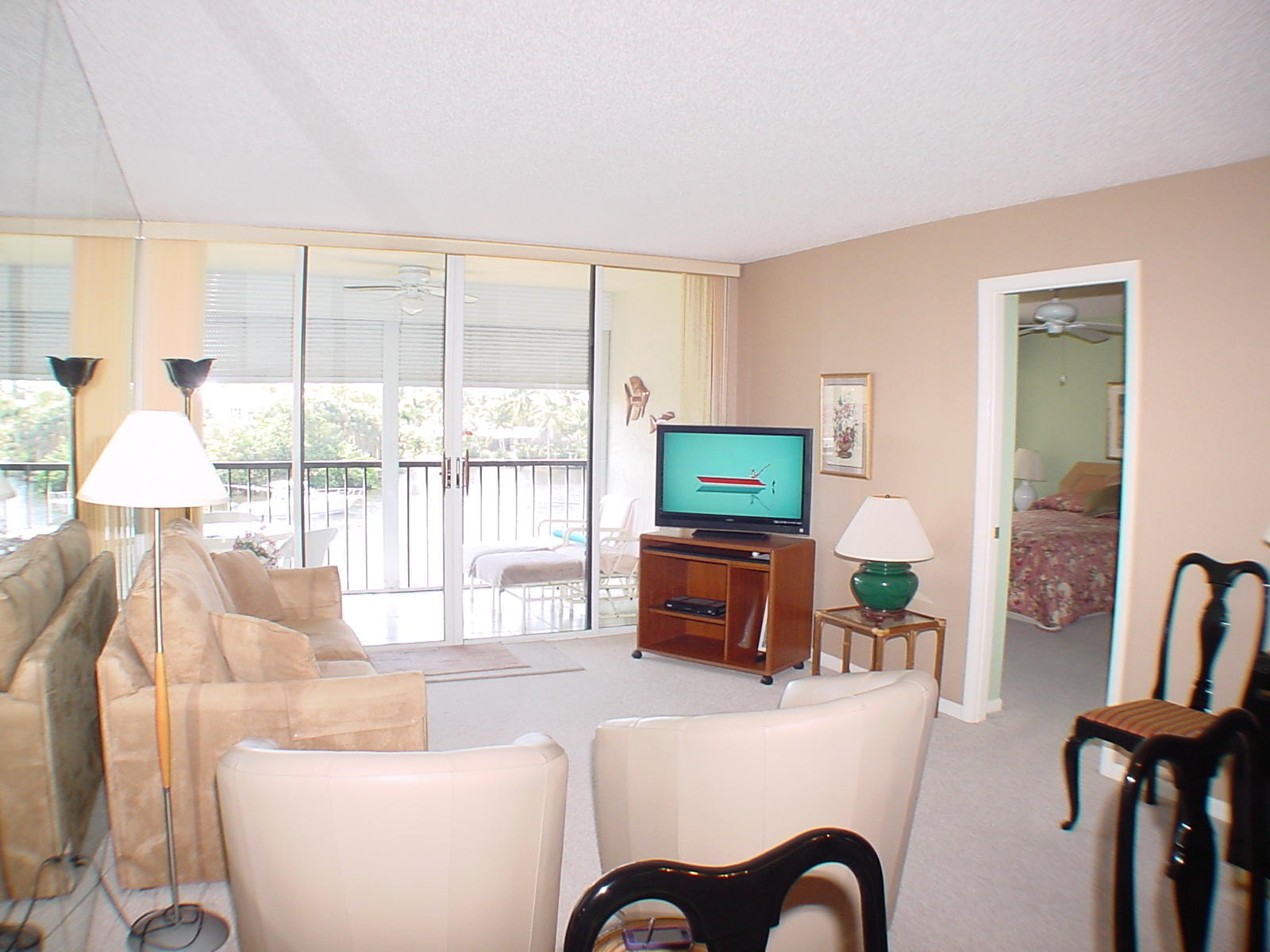 22 Royal Palm Way, Unit 305 Boca Raton, FL 33432 - Photo 4 of 23 DSC00215