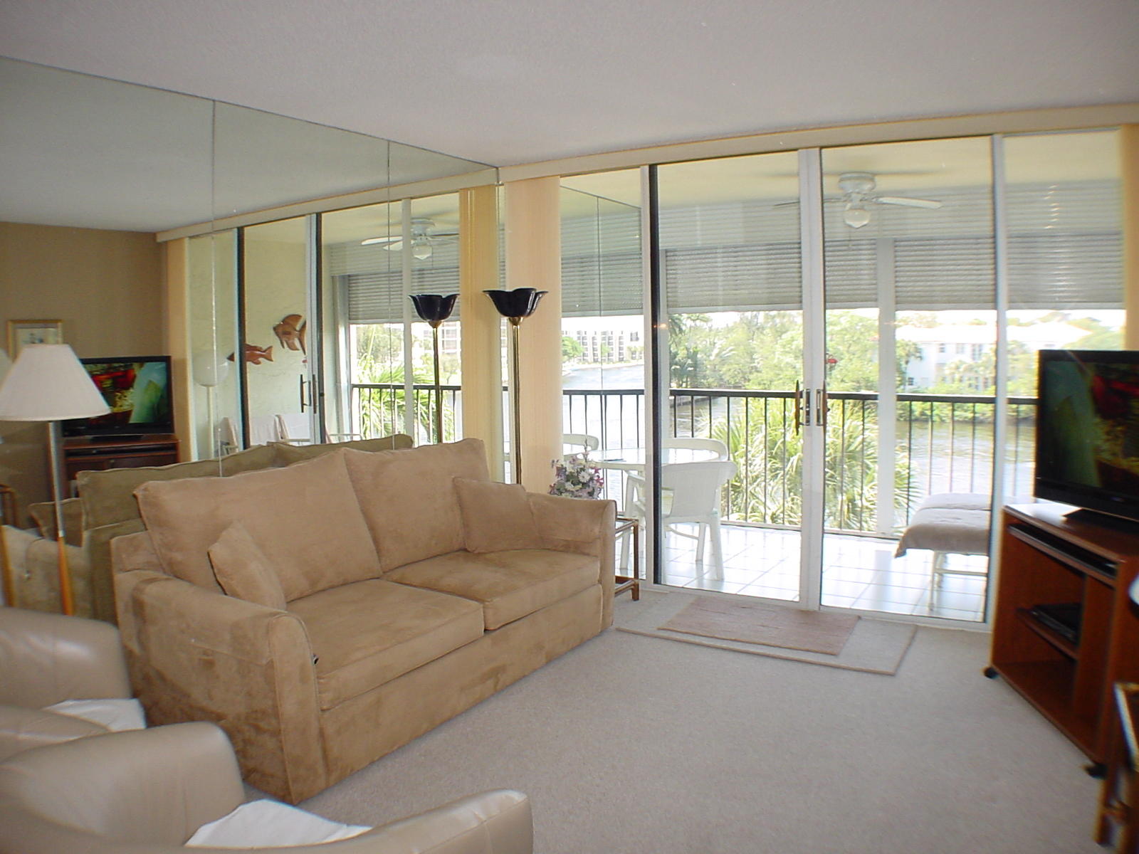 22 Royal Palm Way, Unit 305 Boca Raton, FL 33432 - Photo 8 of 23 DSC00231