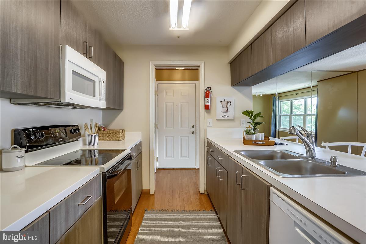 2600 Camelback Lane, Unit 5 Silver Spring, MD 20906 - Photo 3 of 29