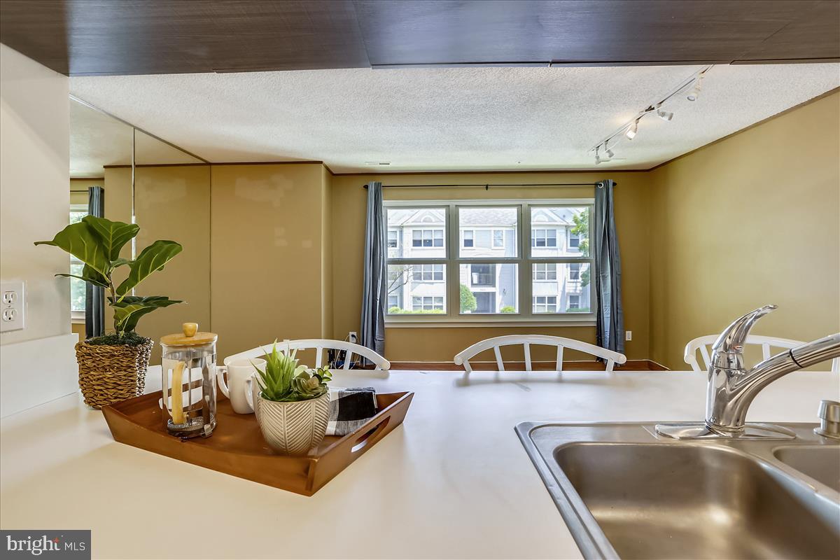 2600 Camelback Lane, Unit 5 Silver Spring, MD 20906 - Photo 4 of 29