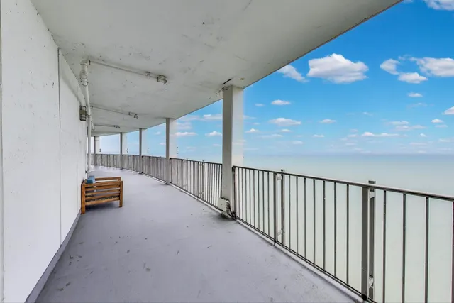 $750,000 | 940 West Glenlake Avenue, Unit 19C, Chicago, IL 60660