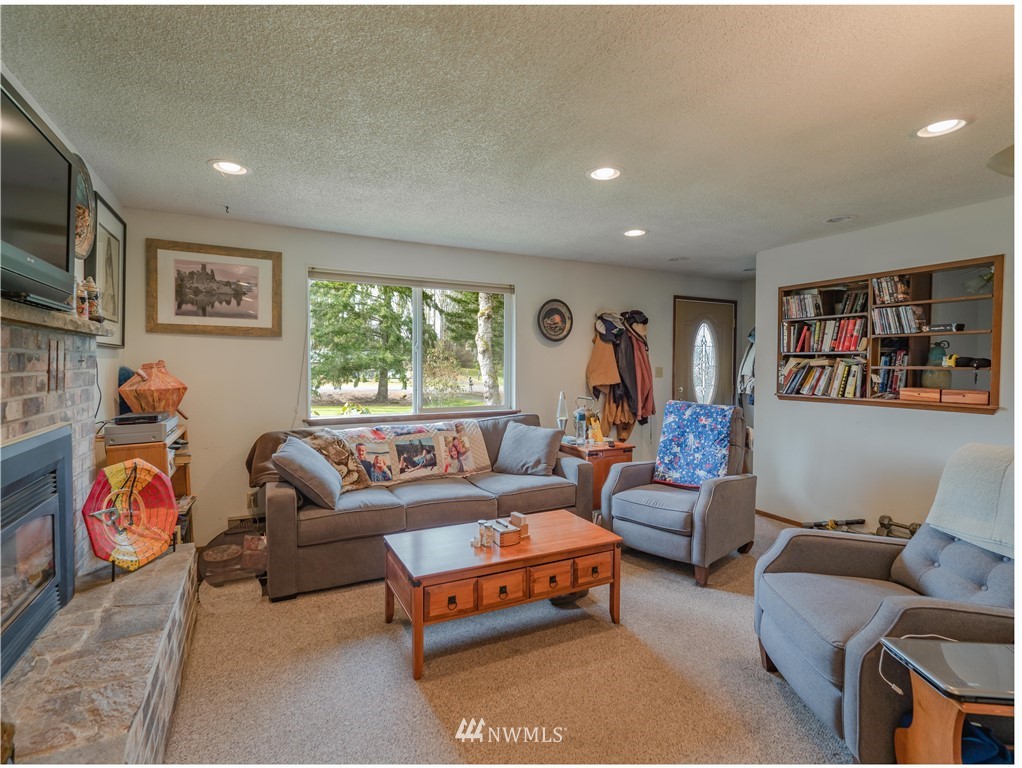 1387 Lidstrom Road East Port Orchard, WA 98366 - Photo 7 of 25 Gallery Image 7
