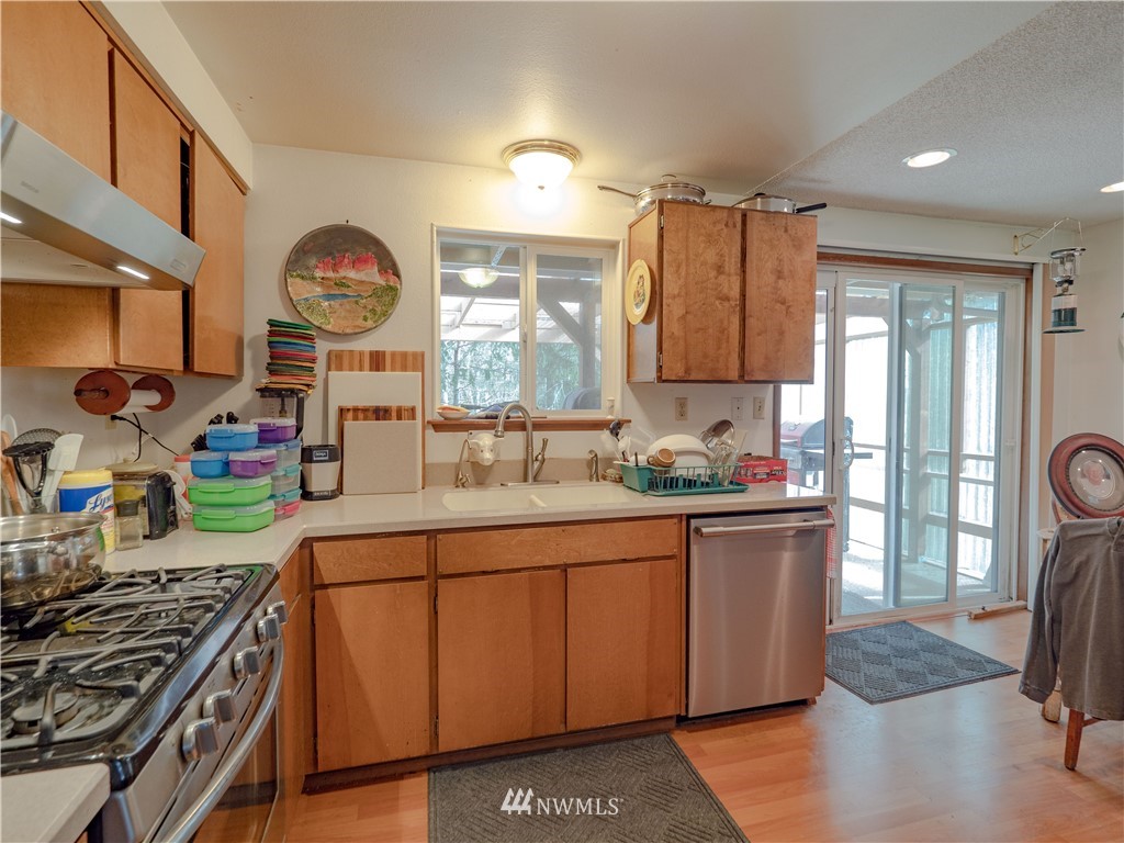 1387 Lidstrom Road East Port Orchard, WA 98366 - Photo 9 of 25 Gallery Image 9