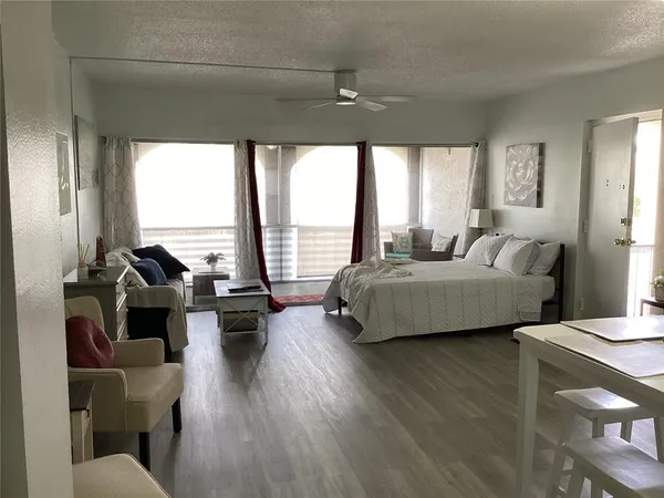 $1,300 | 7701 Starkey Road, Unit 206, Seminole, FL 33777