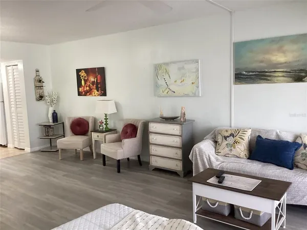 $1,300 | 7701 Starkey Road, Unit 206, Seminole, FL 33777