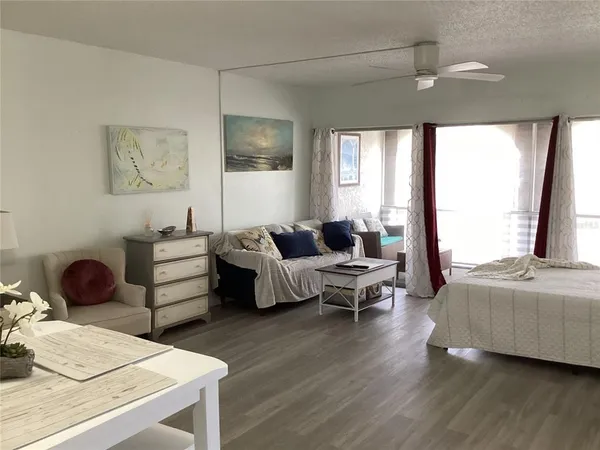 $1,300 | 7701 Starkey Road, Unit 206, Seminole, FL 33777