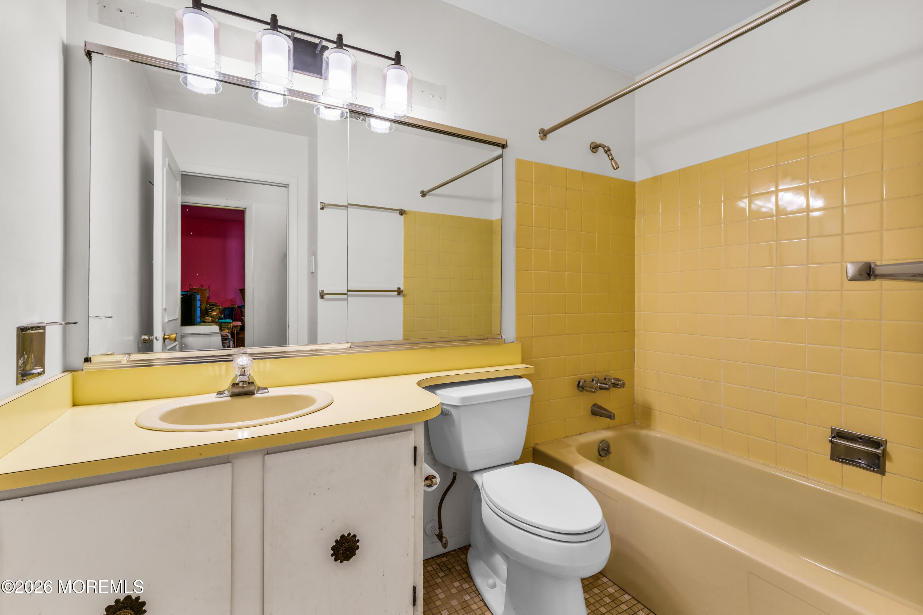 330 Iron Bridge Road Freehold, NJ 07728 - Photo 17 of 25 photos_high_resolution_HOM03610