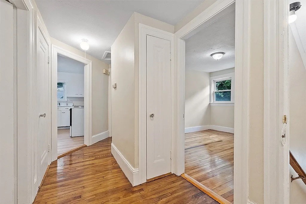 29-31 Rockrimmon Road, Unit 2R Worcester, MA 01602 - Photo 4 of 12
