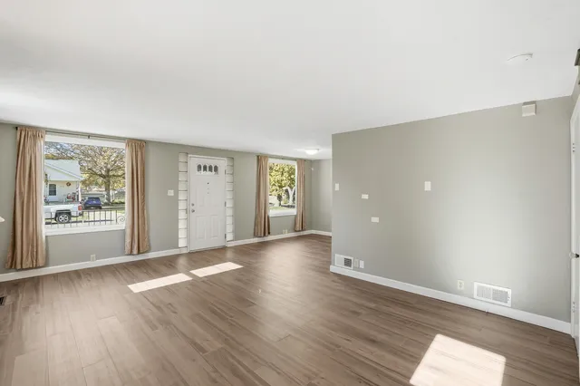 $199,900 | 3439 Sangamon Street, Steger, IL 60475