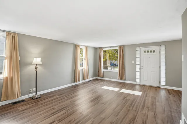 $199,900 | 3439 Sangamon Street, Steger, IL 60475