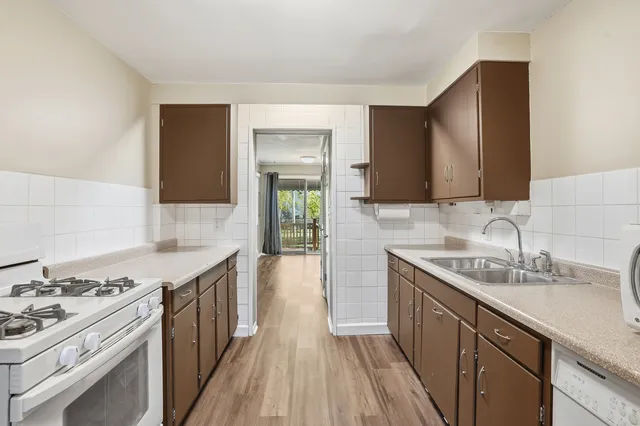 $199,900 | 3439 Sangamon Street, Steger, IL 60475