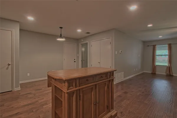 $1,850 | 1102 Fowzer Street, Taylor, TX 76574