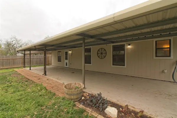 $1,850 | 1102 Fowzer Street, Taylor, TX 76574