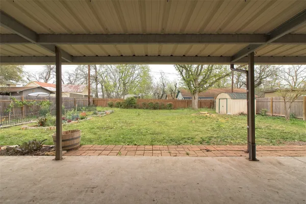 $1,850 | 1102 Fowzer Street, Taylor, TX 76574